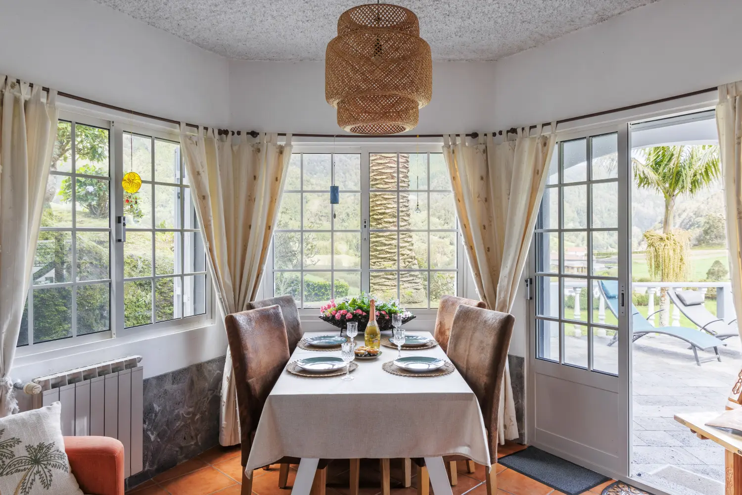 Villa Magia Verde – Blick auf ein Esszimmer