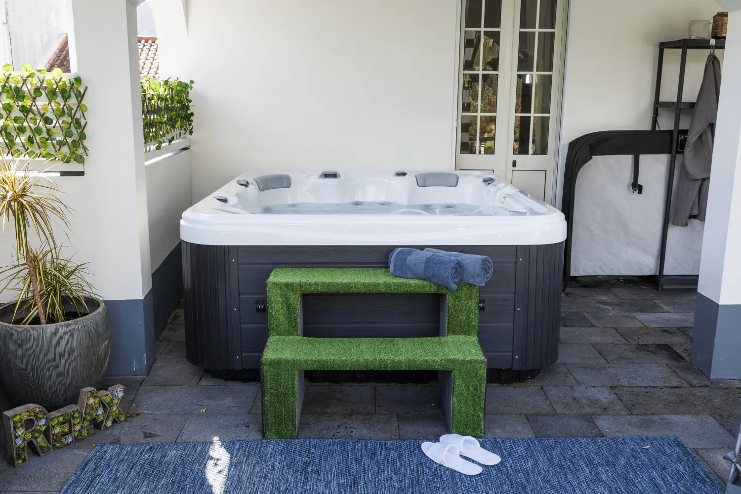Villa Magia Verde – ein Whirlpool im Freien
